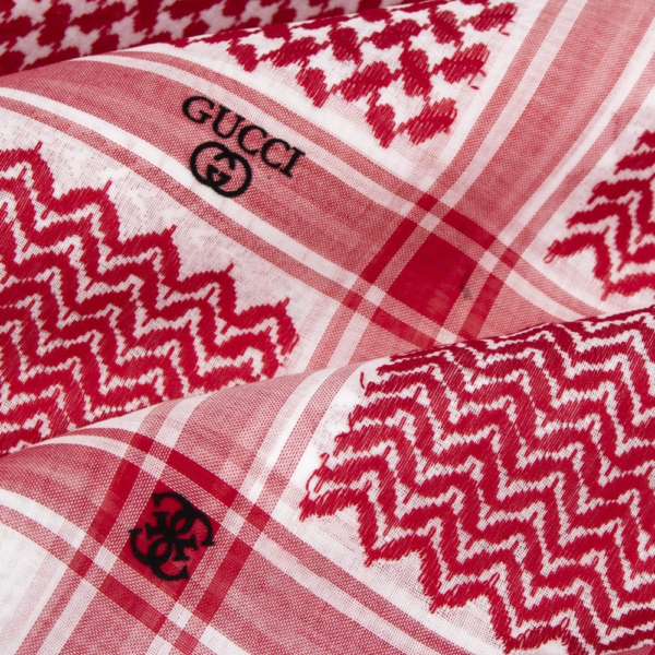 شماغ قوتشي كلاسك دم غزال انجليزي 2023