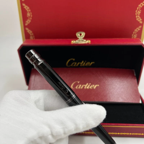 قلم كارتير أسود في فضي كلاسيك