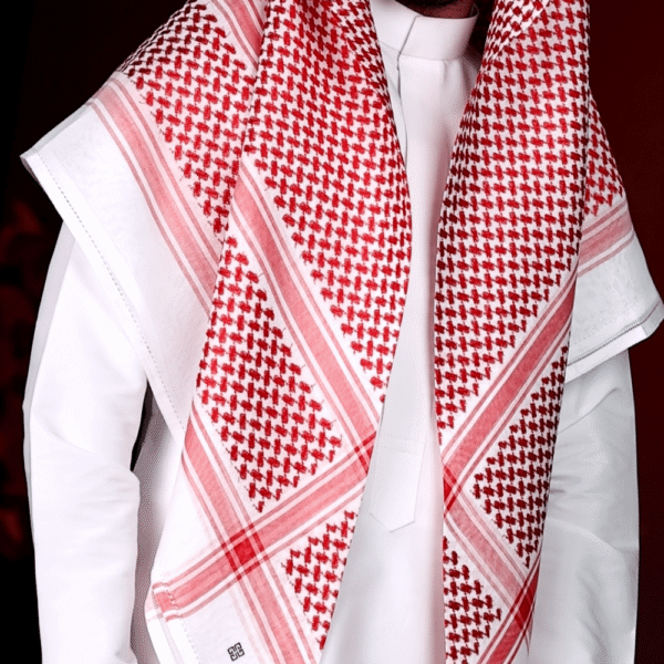 عرض شماغ ثلاث أشمغة مختلفة